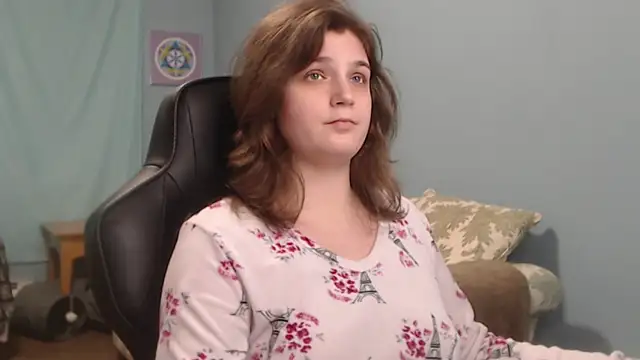 Snapshot of TreeJeanne chatting on 12.04.24 TreeJeanne online show from 12.04.24