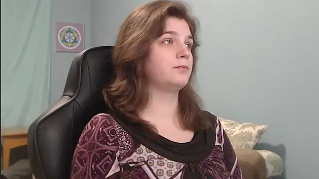 Snapshot of TreeJeanne chatting on 12.11.24 TreeJeanne online show from 12.11.24