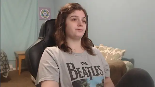 Snapshot of TreeJeanne chatting on 12.15.24 TreeJeanne online show from 12.15.24