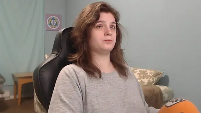 Snapshot of TreeJeanne chatting on 01.03.25 TreeJeanne online show from 01.03.25