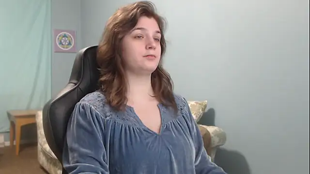 Snapshot of TreeJeanne chatting on 01.09.25 TreeJeanne online show from 01.09.25