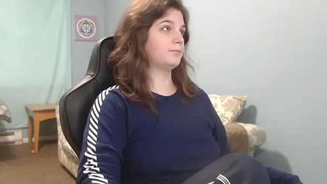 Snapshot of TreeJeanne chatting on 01.11.25 TreeJeanne online show from 01.11.25