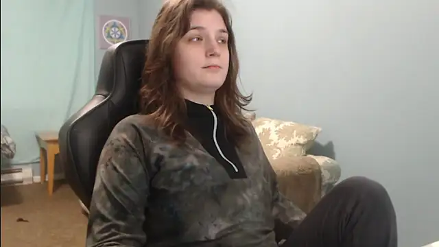 Snapshot of TreeJeanne chatting on 01.30.25 TreeJeanne online show from 01.30.25