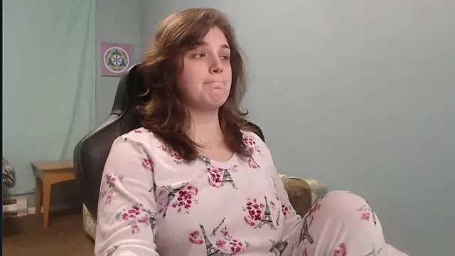 Snapshot of TreeJeanne chatting on 02.06.25 TreeJeanne online show from 02.06.25