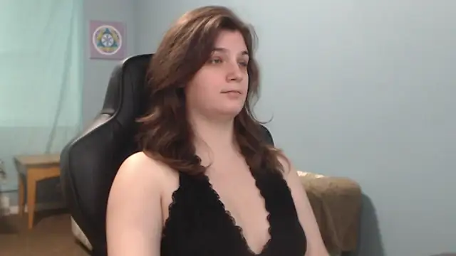 Snapshot of TreeJeanne chatting on 03.08.25 TreeJeanne online show from 03.08.25