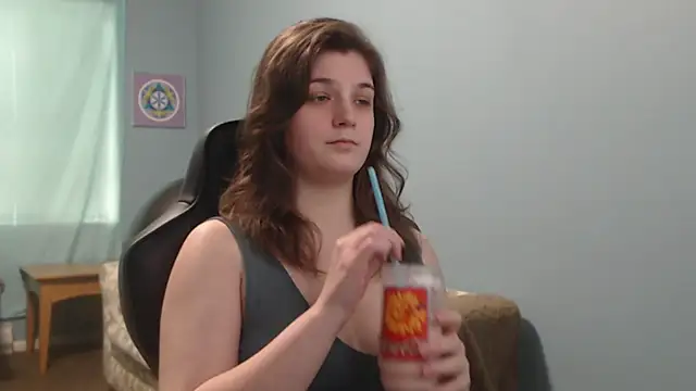 Snapshot of TreeJeanne chatting on 03.09.25 TreeJeanne online show from 03.09.25