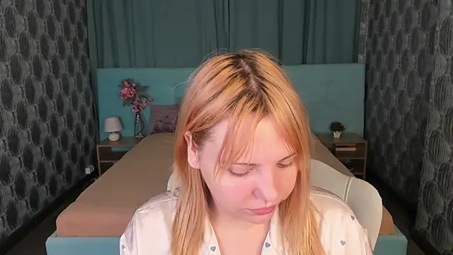 Stacy Luv online show from 09.20.25