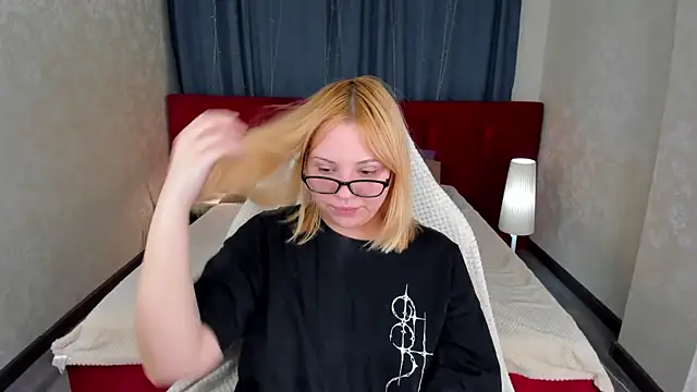 Stacy Luv online show from 11.15.25