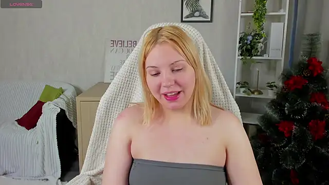 Stacy Luv online show from 12.20.25