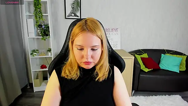 Snapshot of Stacy_Luv chatting on 02.05.26 Stacy Luv online show from 02.05.26