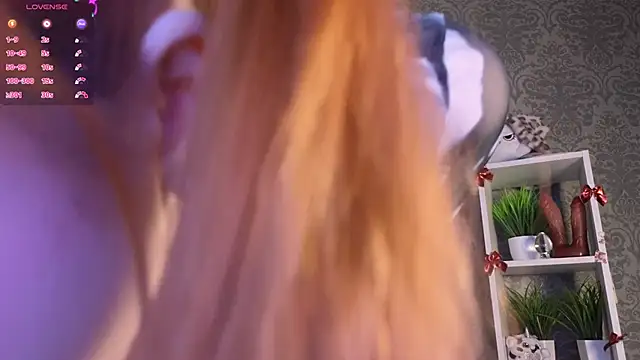 Snapshot of hannah_lourens chatting on 01.10.25 hannah lourens online show from 01.10.25