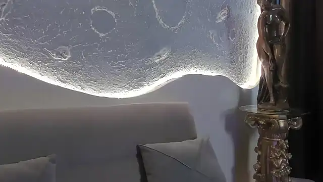  Emma Valka online show from 10.04.25