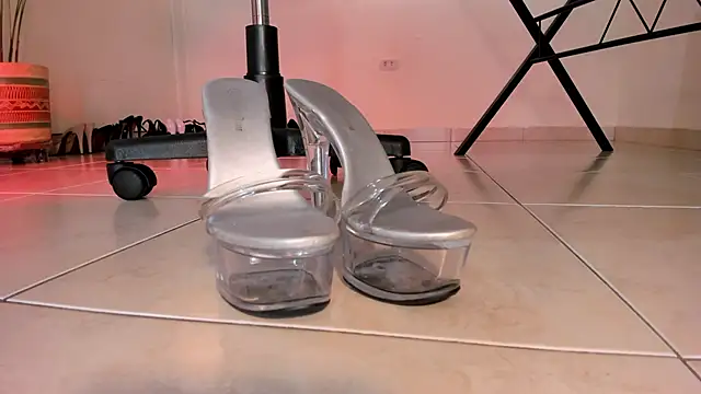 Kimmroggerr online show from 02.15.25