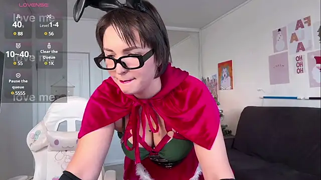 HoneySweetBee online show from 12.31.24