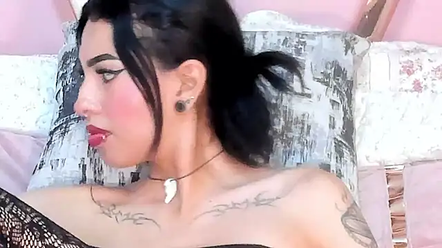 Eva Benely online show from 12.28.24