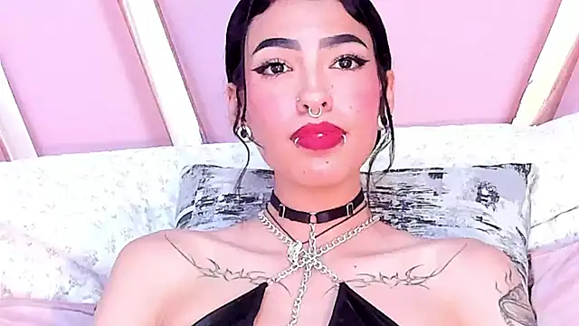 Eva Benely online show from 01.22.25