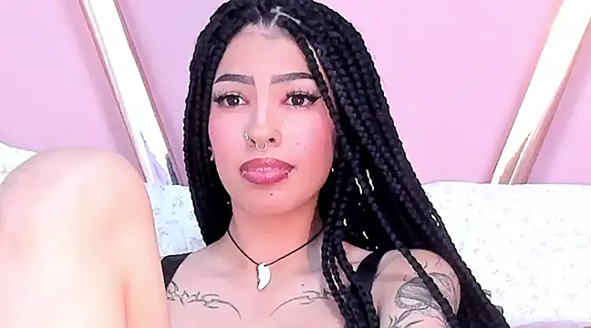 Eva Benely online show from 02.14.25