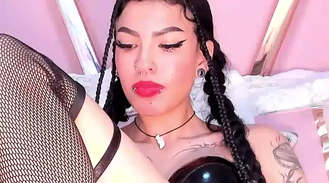 Eva Benely online show from 03.07.25