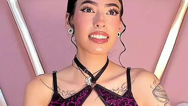 Eva Benely online show from 09.13.25