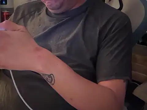 Snapshot of Mikeypnp1494 chatting on 11.10.25 Mikeypnp1494 online show from 11.10.25