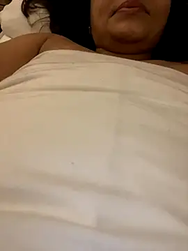 Snapshot of winterforu chatting on 11.25.25 winterforu online show from 11.25.25