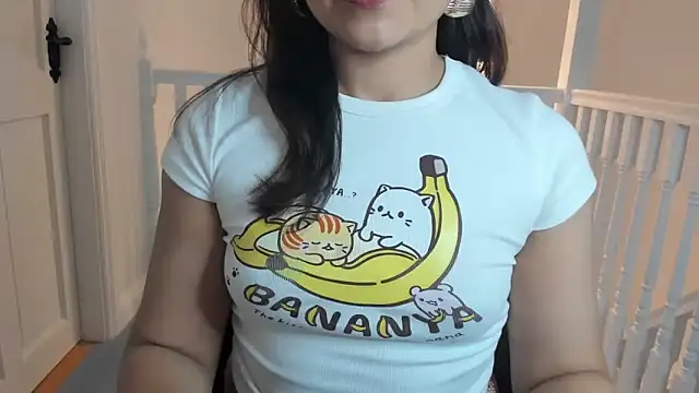 Snapshot of winterforu chatting on 12.18.25 winterforu online show from 12.18.25