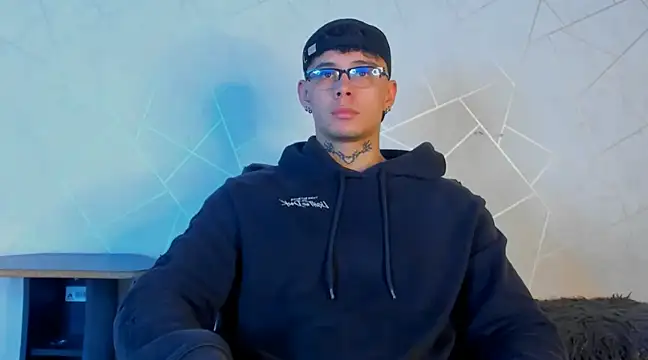 NoahhBrown online show from 12.08.24