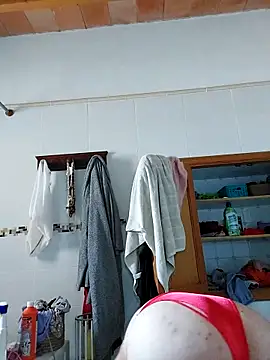 BecciDeluxe online show from 09.27.25