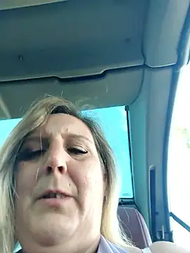 BecciDeluxe online show from 11.07.25