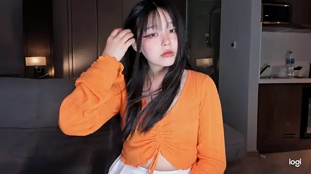 hee young11 online show from 03.10.25