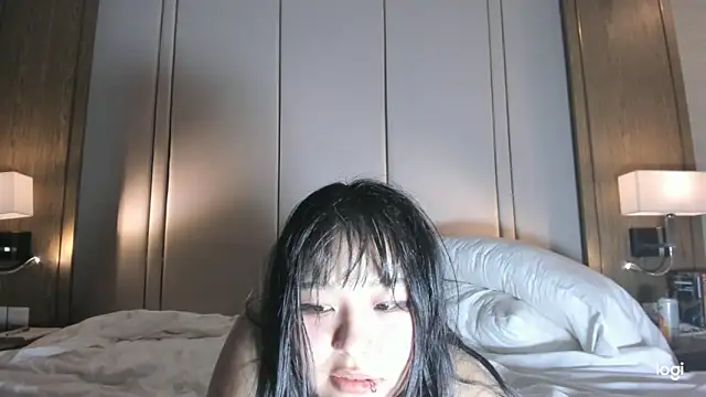 hee young11 online show from 03.20.25