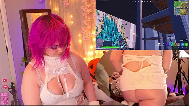 Snapshot of Angel-Lewd-Cake chatting on 10.17.25 Angel-Lewd-Cake online show from 10.17.25