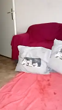 Snapshot of cricrimodele chatting on 12.15.24 cricrimodele online show from 12.15.24