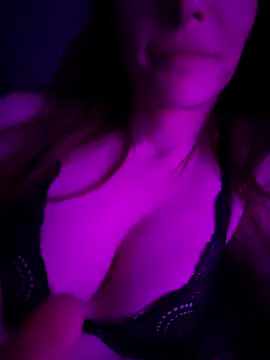 Snapshot of Luna_Kitanna chatting on 01.04.25 Luna Kitanna online show from 01.04.25