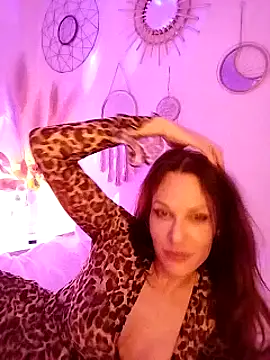 Snapshot of Luna_Kitanna chatting on 01.10.25 Luna Kitanna online show from 01.10.25