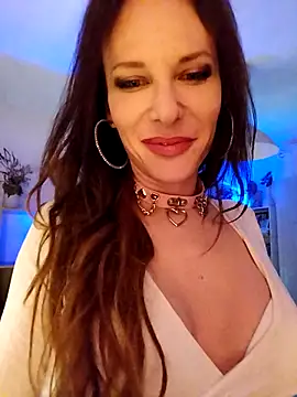 Snapshot of Luna_Kitanna chatting on 02.02.25 Luna Kitanna online show from 02.02.25
