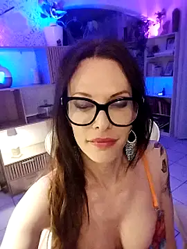 Snapshot of Luna_Kitanna chatting on 03.22.25 Luna Kitanna online show from 03.22.25