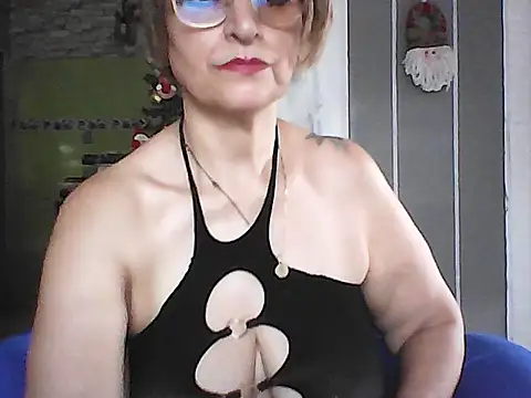 Lilly macflyy online show from 12.02.25