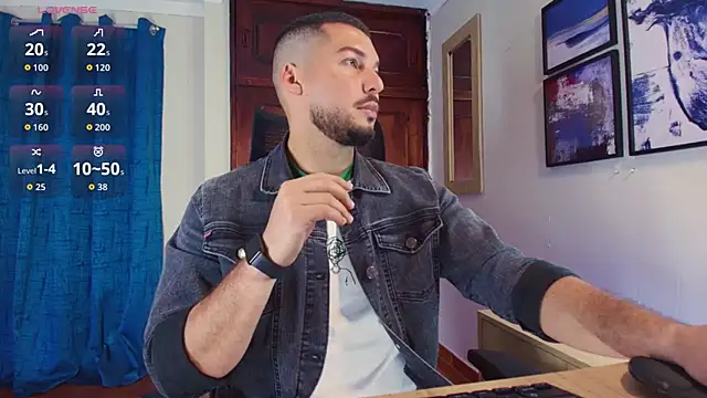 Snapshot of HenryBenso chatting on 10.26.25 HenryBenso online show from 10.26.25