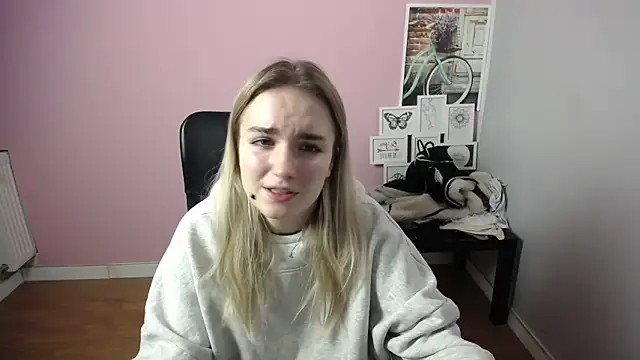 Snapshot of viktoria_lovely chatting on 01.31.25 viktoria lovely online show from 01.31.25