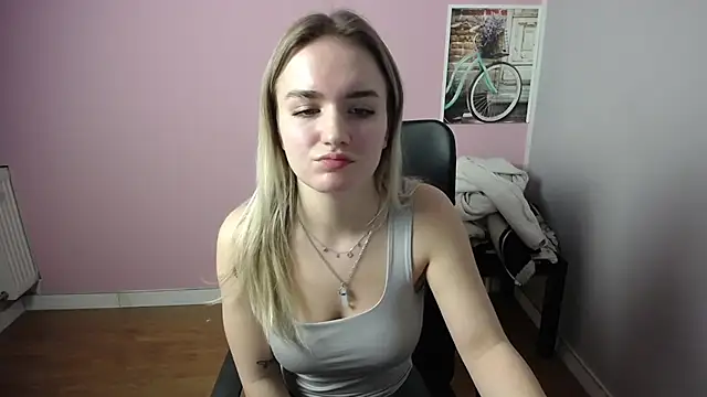 Snapshot of viktoria_lovely chatting on 02.14.25 viktoria lovely online show from 02.14.25