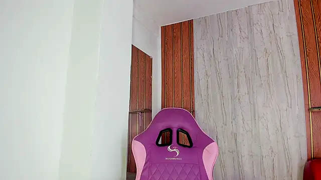 Alika01 online show from 10.04.25