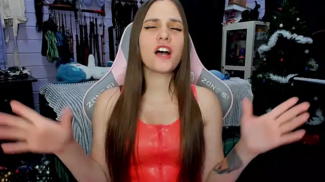 Snapshot of Stroynyash chatting on 12.18.24 Stroynyash online show from 12.18.24