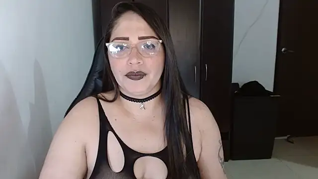 natashasmithe online show from 10.25.25