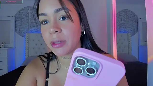 Snapshot of IsabelaVanegas_ chatting on 09.29.25 IsabelaVanegas online show from 09.29.25