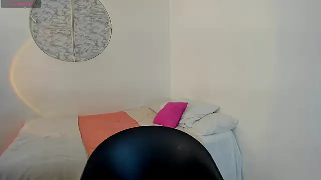 Snapshot of IsabelaVanegas_ chatting on 01.10.26 IsabelaVanegas online show from 01.10.26