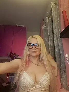 Snapshot of Angeldevilus chatting on 01.29.25 Angeldevilus online show from 01.29.25