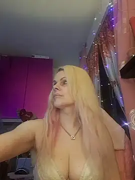 Snapshot of Angeldevilus chatting on 02.27.25 Angeldevilus online show from 02.27.25