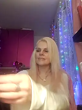 Snapshot of Angeldevilus chatting on 03.16.25 Angeldevilus online show from 03.16.25