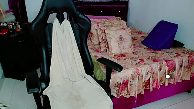 Snapshot of Lily_Benet1 chatting on 02.23.25 Lily Benet1 online show from 02.23.25